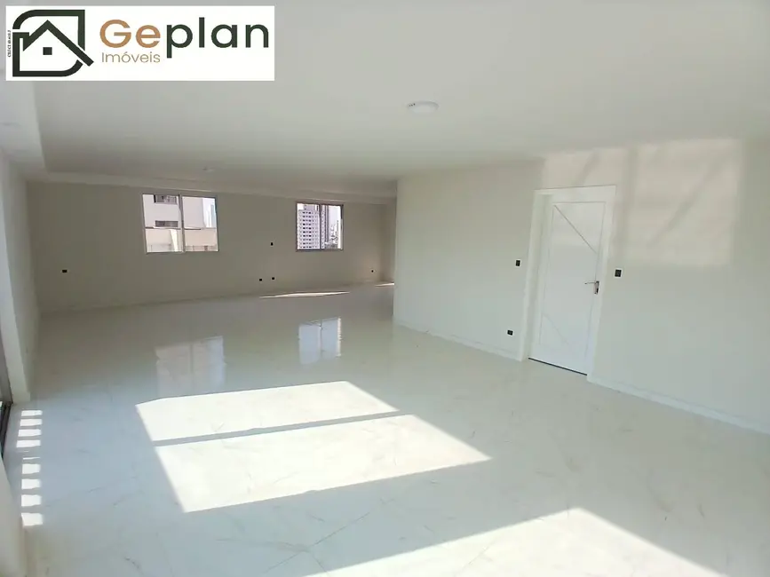 Foto 1 de Apartamento à venda, 200m2 em Cambuci, São Paulo - SP
