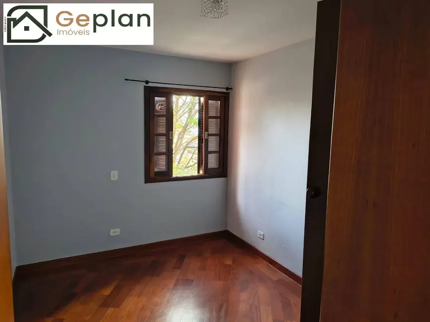 Casa com 3 quartos para alugar, 180m2 em Jardim da Glória, São Paulo - SP - imagem 4 Foto 4 de Casa com 3 quartos para alugar, 180m2 em Jardim da Glória, São Paulo - SP