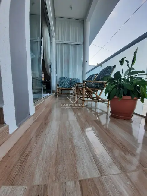 Foto 8 de Casa com 5 quartos à venda, 250m2 em Centro, Garopaba - SC