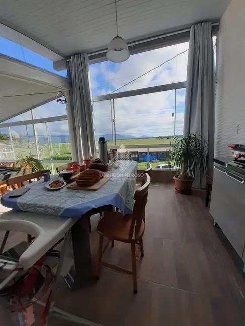 Foto 4 de Casa com 5 quartos à venda, 250m2 em Centro, Garopaba - SC