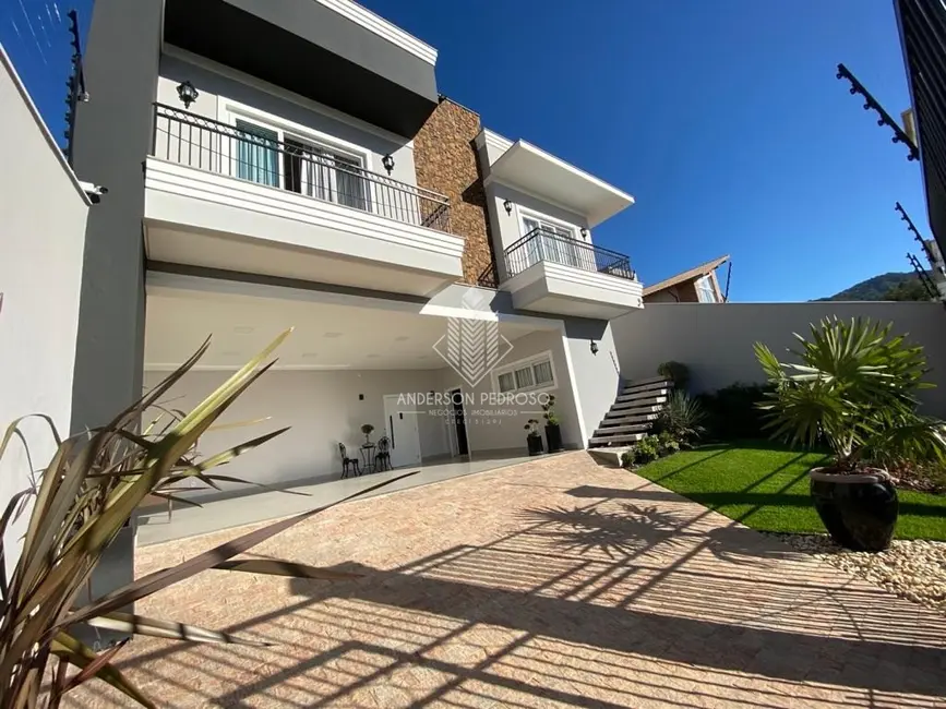Foto 3 de Casa com 4 quartos à venda, 260m2 em Pedra Branca, Palhoca - SC