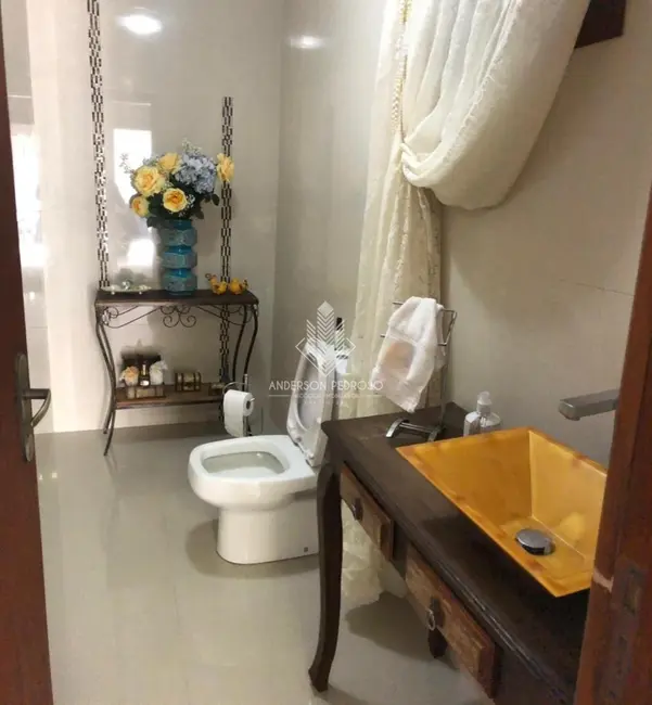 Casa com 3 quartos à venda, 100m2 em Madri, Palhoca - SC - imagem 5 Foto 5 de Casa com 3 quartos à venda, 100m2 em Madri, Palhoca - SC