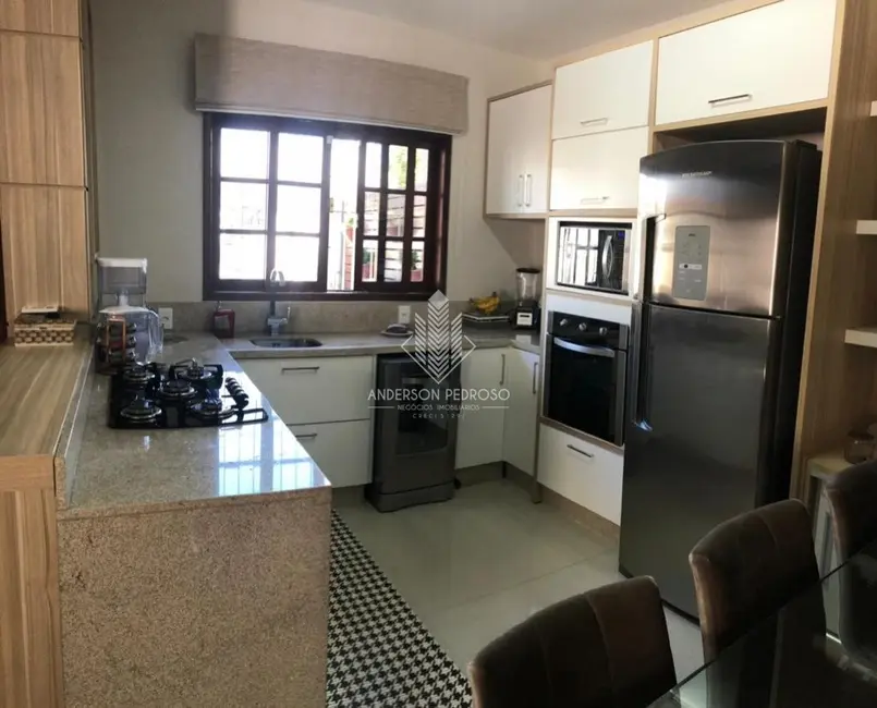 Casa com 3 quartos à venda, 100m2 em Madri, Palhoca - SC - imagem 3 Foto 3 de Casa com 3 quartos à venda, 100m2 em Madri, Palhoca - SC