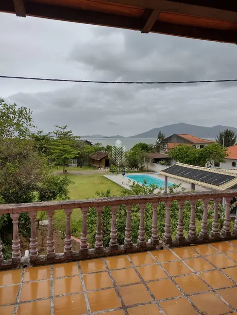 Foto 2 de Casa com 4 quartos à venda, 200m2 em Praia de Fora, Palhoca - SC
