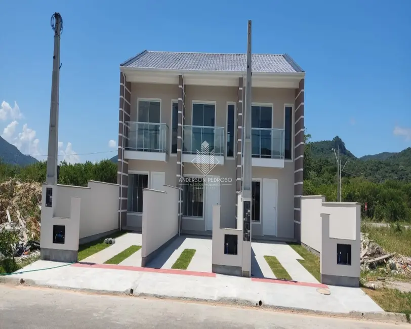 Foto 1 de Casa com 2 quartos à venda, 74m2 em Forquilhas, Sao Jose - SC