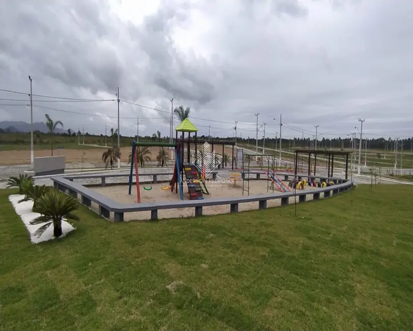Foto 3 de Terreno / Lote à venda, 304m2 em Imbituba - SC