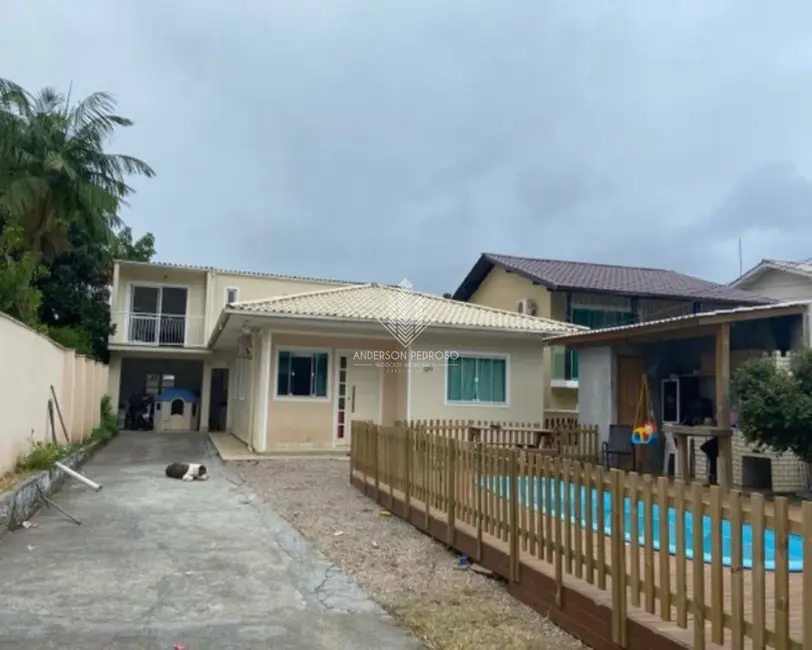 Foto 3 de Casa com 5 quartos à venda, 170m2 em São Sebastião, Palhoca - SC