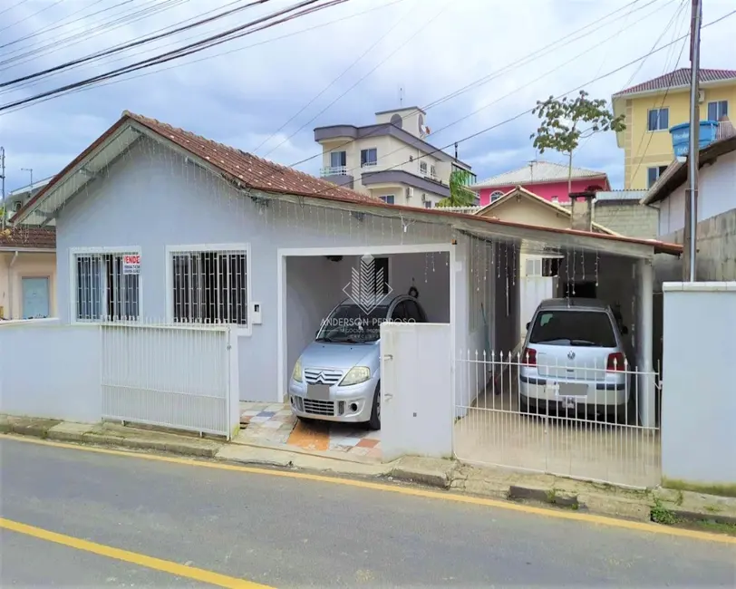 Foto 1 de Casa com 6 quartos à venda, 188m2 em Passa Vinte, Palhoca - SC