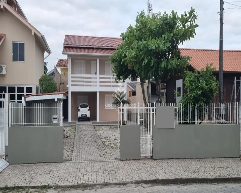 Foto 1 de Casa com 5 quartos à venda, 236m2 em Praia do Sonho (Ens Brito), Palhoca - SC