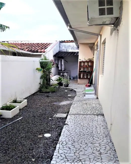 Casa com 3 quartos à venda, 110m2 em Praia de Fora, Palhoca - SC - imagem 5 Foto 5 de Casa com 3 quartos à venda, 110m2 em Praia de Fora, Palhoca - SC