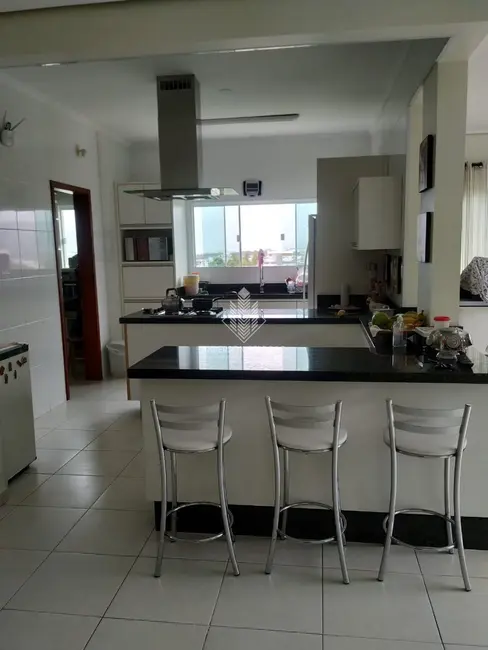 Foto 4 de Casa com 3 quartos à venda, 330m2 em Pedra Branca, Palhoca - SC