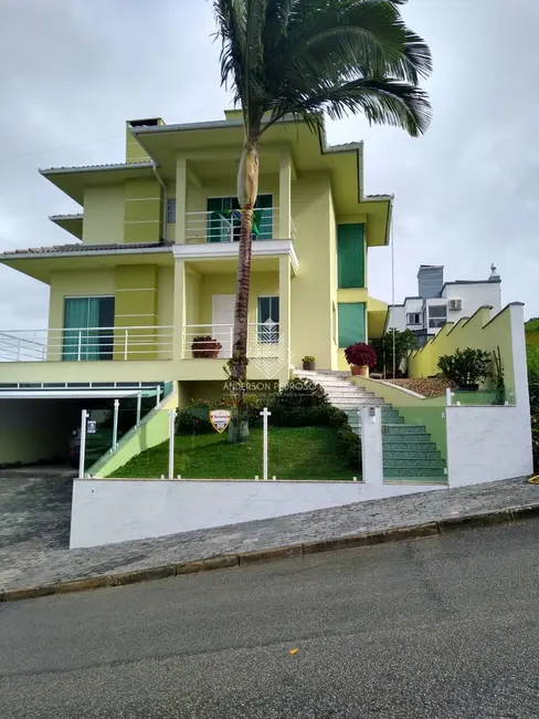 Foto 1 de Casa com 3 quartos à venda, 330m2 em Pedra Branca, Palhoca - SC