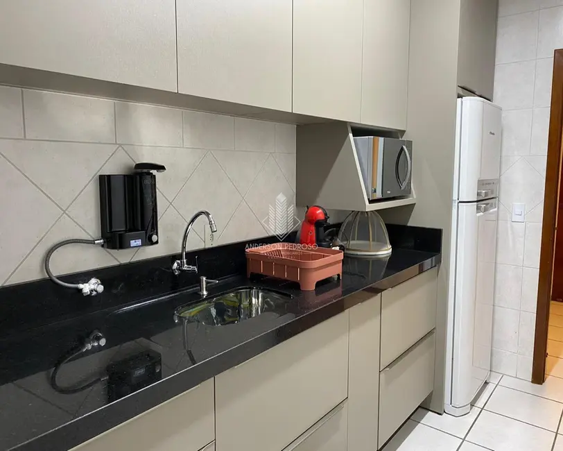 Foto 2 de Apartamento com 2 quartos à venda, 103m2 em Meia Praia, Itapema - SC