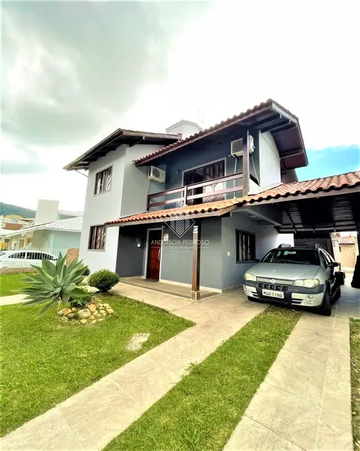 Foto 1 de Casa com 3 quartos à venda, 190m2 em Pedra Branca, Palhoca - SC