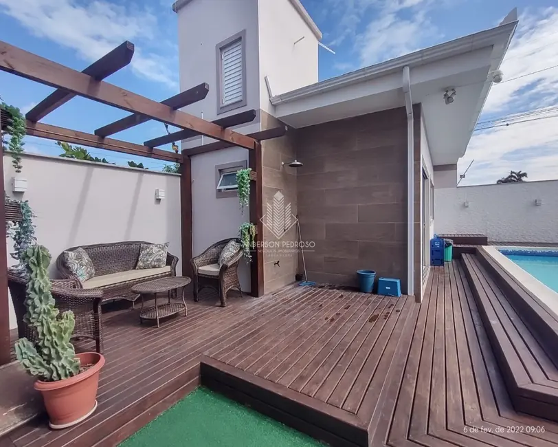 Foto 4 de Casa com 5 quartos à venda, 150m2 em Praia do Sonho (Ens Brito), Palhoca - SC