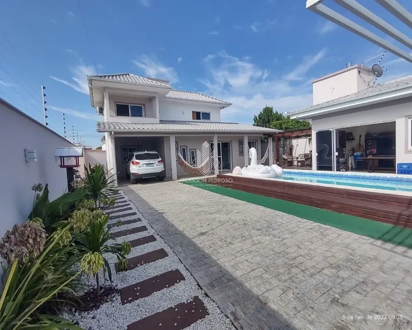 Foto 1 de Casa com 5 quartos à venda, 150m2 em Praia do Sonho (Ens Brito), Palhoca - SC