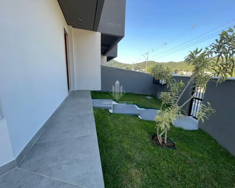 Foto 2 de Casa com 3 quartos à venda, 98m2 em Forquilhas, Sao Jose - SC