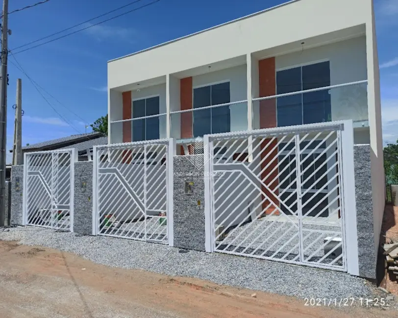 Foto 1 de Casa com 2 quartos à venda, 64m2 em Passagem de Maciambú (Ens Brito), Palhoca - SC