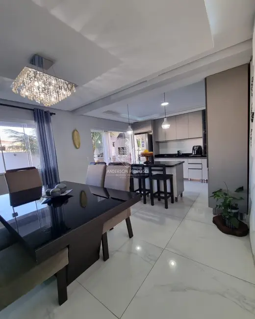 Casa com 5 quartos à venda, 225m2 em Canasvieiras, Florianopolis - SC - imagem 8 Foto 8 de Casa com 5 quartos à venda, 225m2 em Canasvieiras, Florianopolis - SC