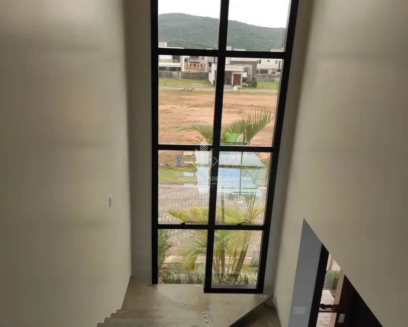 Casa com 3 quartos à venda, 160m2 em Centro, Biguacu - SC - imagem 4 Foto 4 de Casa com 3 quartos à venda, 160m2 em Centro, Biguacu - SC