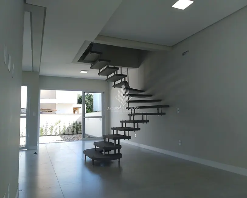 Casa com 4 quartos à venda, 150m2 em Centro, Biguacu - SC - imagem 5 Foto 5 de Casa com 4 quartos à venda, 150m2 em Centro, Biguacu - SC