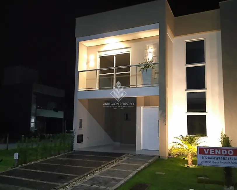 Casa com 4 quartos à venda, 150m2 em Centro, Biguacu - SC - imagem 3 Foto 3 de Casa com 4 quartos à venda, 150m2 em Centro, Biguacu - SC