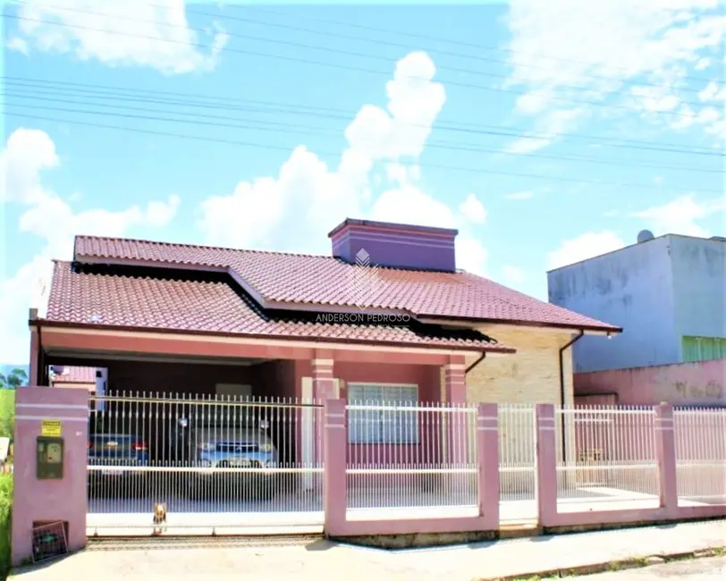 Casa com 4 quartos à venda, 189m2 em Centro, Biguacu - SC - imagem 1 Foto 1 de Casa com 4 quartos à venda, 189m2 em Centro, Biguacu - SC