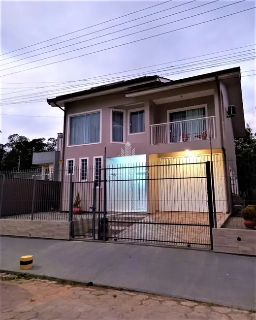 Foto 1 de Casa com 3 quartos à venda, 170m2 em Aririú, Palhoca - SC