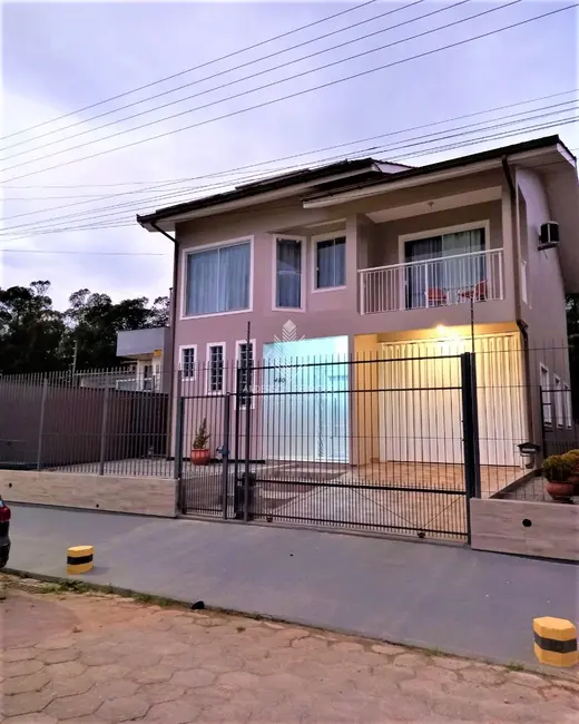 Foto 2 de Casa com 3 quartos à venda, 170m2 em Aririú, Palhoca - SC