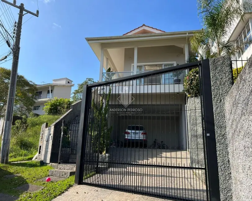 Foto 1 de Casa com 3 quartos à venda, 600m2 em Pedra Branca, Palhoca - SC