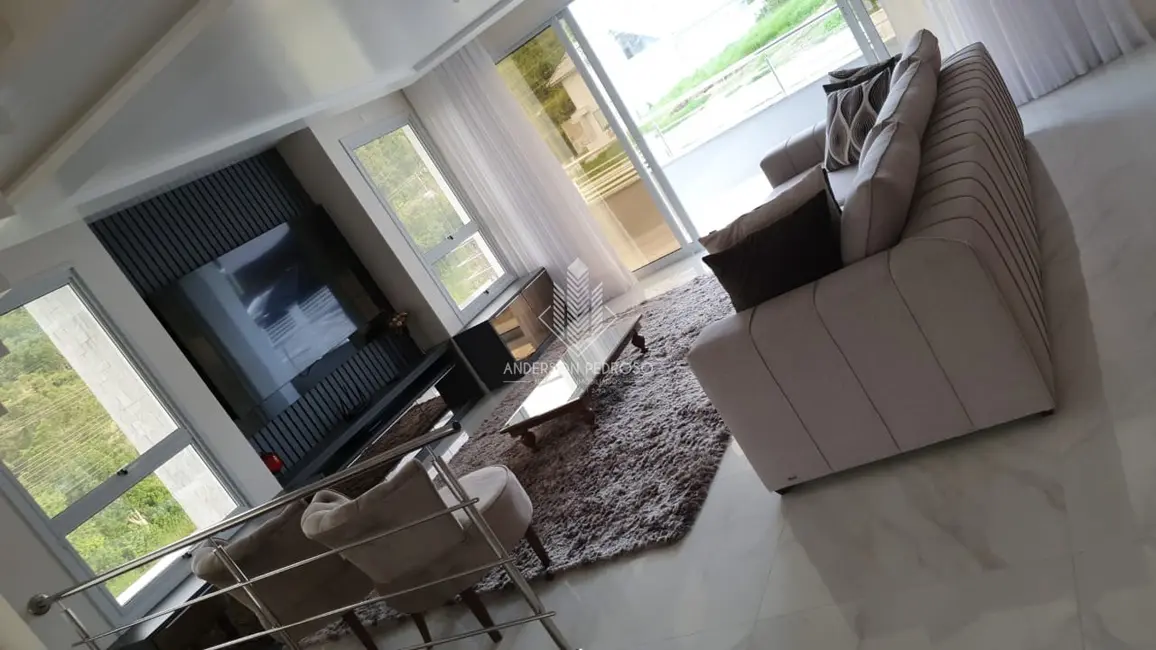 Foto 2 de Casa com 4 quartos à venda, 650m2 em Pedra Branca, Palhoca - SC