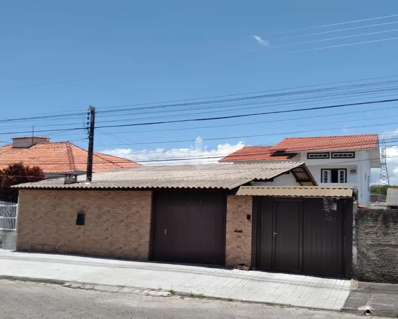 Foto 2 de Casa com 7 quartos à venda, 244m2 em Caminho Novo, Palhoca - SC