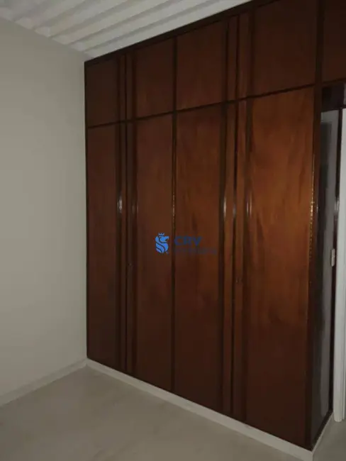 Apartamento com 3 quartos à venda, 99m2 em Centro, Londrina - PR - imagem 6 Foto 6 de Apartamento com 3 quartos à venda, 99m2 em Centro, Londrina - PR
