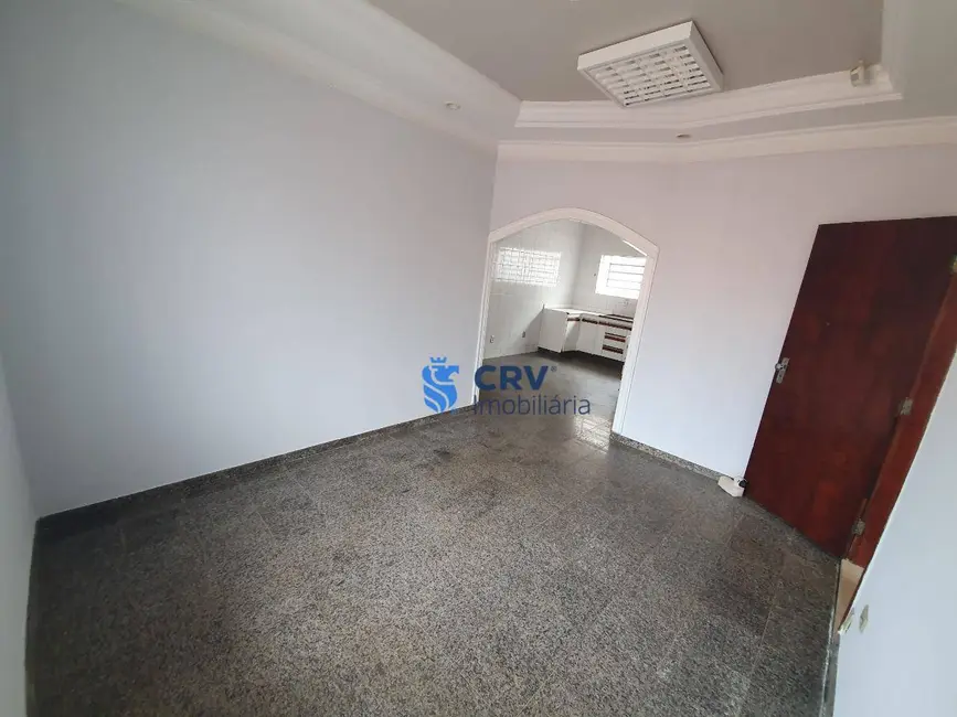 Casa com 7 quartos à venda, 360m2 em Quebec, Londrina - PR - imagem 3 Foto 3 de Casa com 7 quartos à venda, 360m2 em Quebec, Londrina - PR