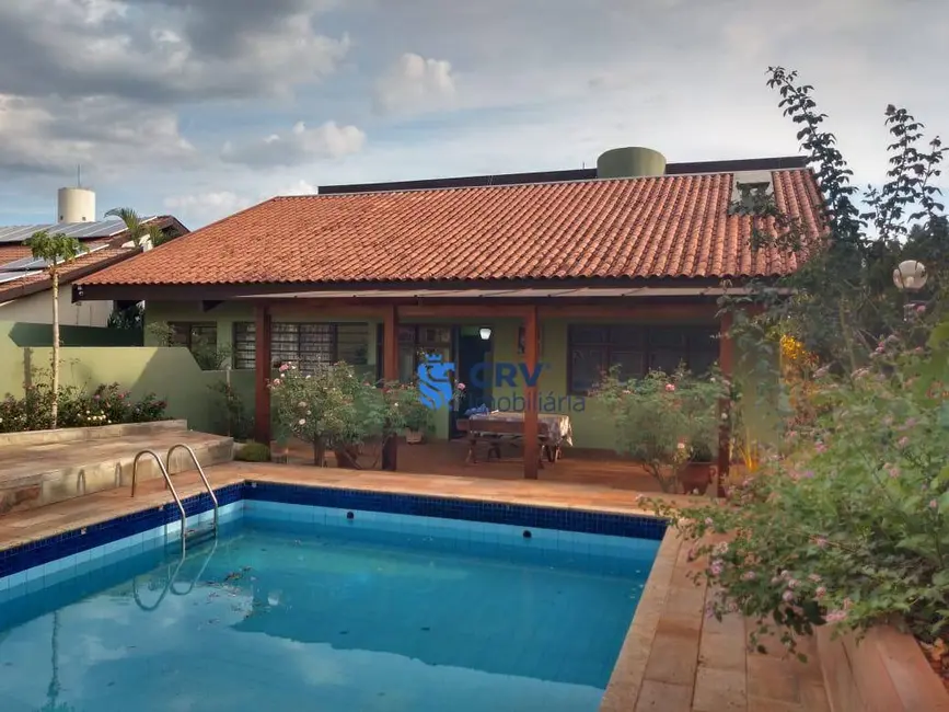 Sobrado com 4 quartos à venda, 936m2 em Parque do Lago Juliana, Londrina - PR - imagem 7 Foto 7 de Sobrado com 4 quartos à venda, 936m2 em Parque do Lago Juliana, Londrina - PR