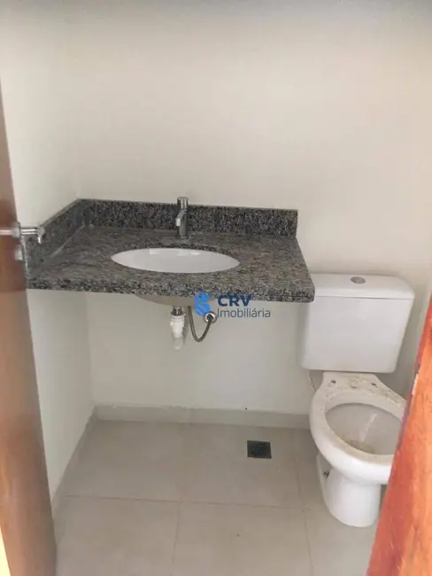 Sobrado com 3 quartos à venda, 150m2 em Conjunto Habitacional Santiago II, Londrina - PR - imagem 3 Foto 3 de Sobrado com 3 quartos à venda, 150m2 em Conjunto Habitacional Santiago II, Londrina - PR