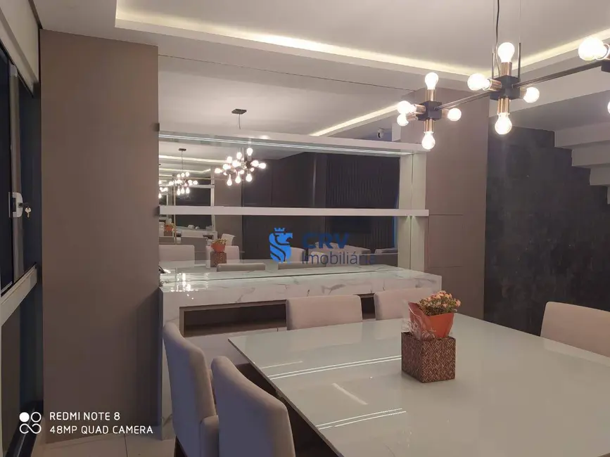 Sobrado com 4 quartos à venda, 250m2 em Gleba Simon Frazer, Londrina - PR - imagem 4 Foto 4 de Sobrado com 4 quartos à venda, 250m2 em Gleba Simon Frazer, Londrina - PR