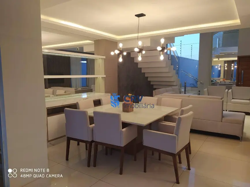 Sobrado com 4 quartos à venda, 250m2 em Gleba Simon Frazer, Londrina - PR - imagem 3 Foto 3 de Sobrado com 4 quartos à venda, 250m2 em Gleba Simon Frazer, Londrina - PR