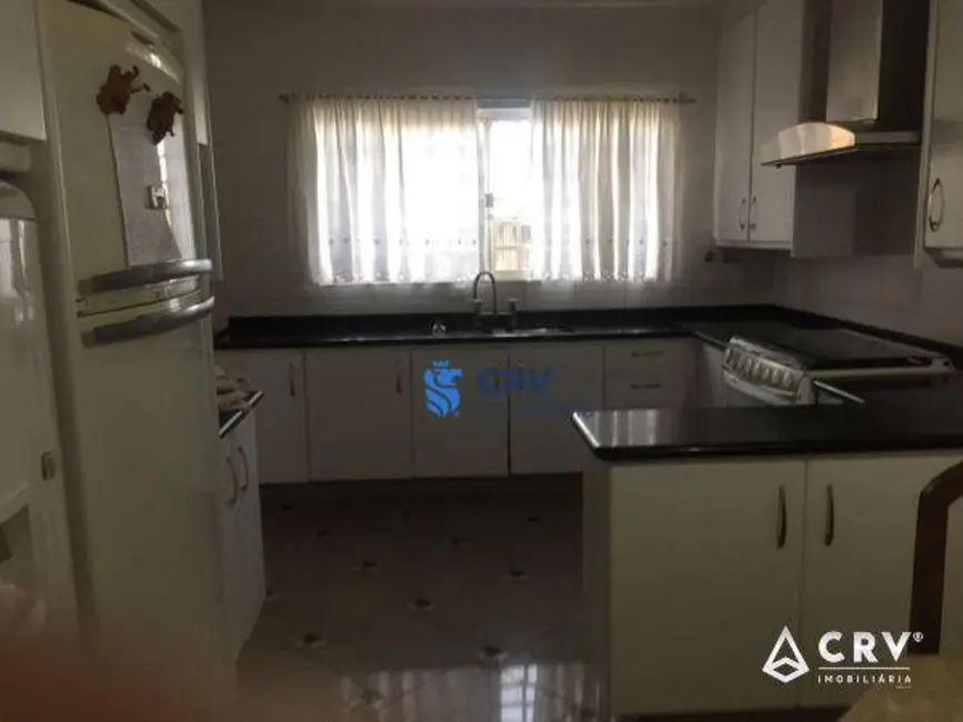 Sobrado com 4 quartos à venda e para alugar, 550m2 em Vila Ipiranga, Londrina - PR - imagem 9 Foto 9 de Sobrado com 4 quartos à venda e para alugar, 550m2 em Vila Ipiranga, Londrina - PR