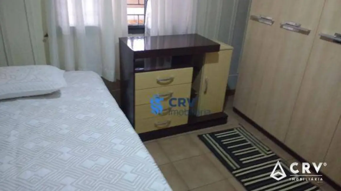 Casa com 3 quartos à venda, 250m2 em Champagnat, Londrina - PR - imagem 9 Foto 9 de Casa com 3 quartos à venda, 250m2 em Champagnat, Londrina - PR