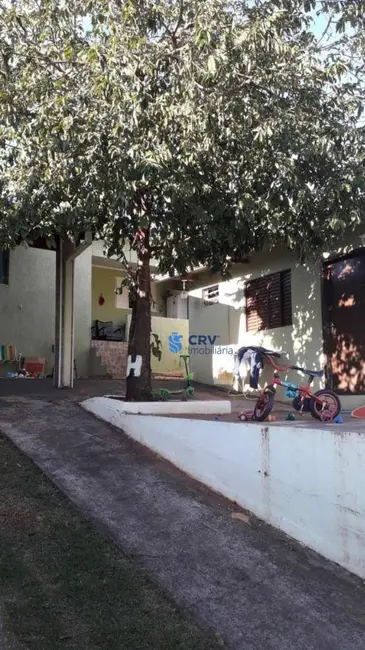 Casa com 3 quartos à venda, 250m2 em Maringá, Londrina - PR - imagem 9 Foto 9 de Casa com 3 quartos à venda, 250m2 em Maringá, Londrina - PR