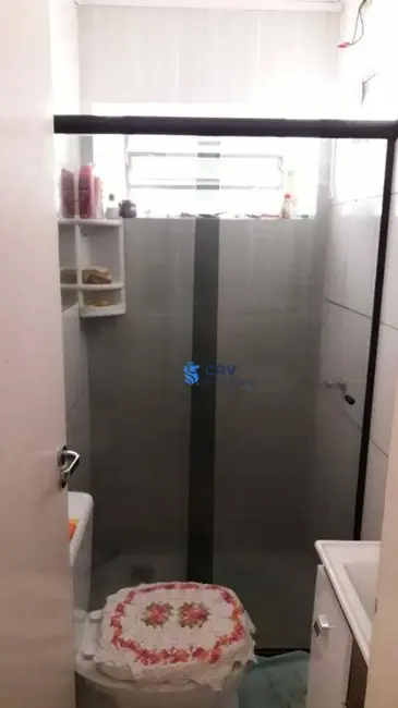 Casa com 3 quartos à venda, 250m2 em Maringá, Londrina - PR - imagem 6 Foto 6 de Casa com 3 quartos à venda, 250m2 em Maringá, Londrina - PR