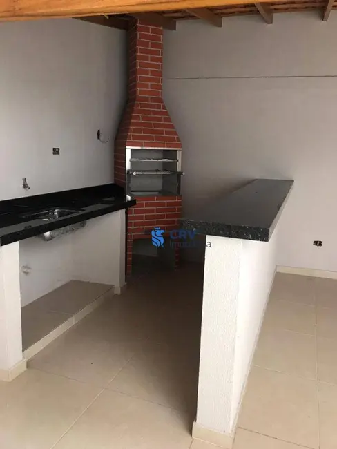 Sobrado com 3 quartos à venda, 150m2 em Conjunto Habitacional Santiago II, Londrina - PR - imagem 8 Foto 8 de Sobrado com 3 quartos à venda, 150m2 em Conjunto Habitacional Santiago II, Londrina - PR