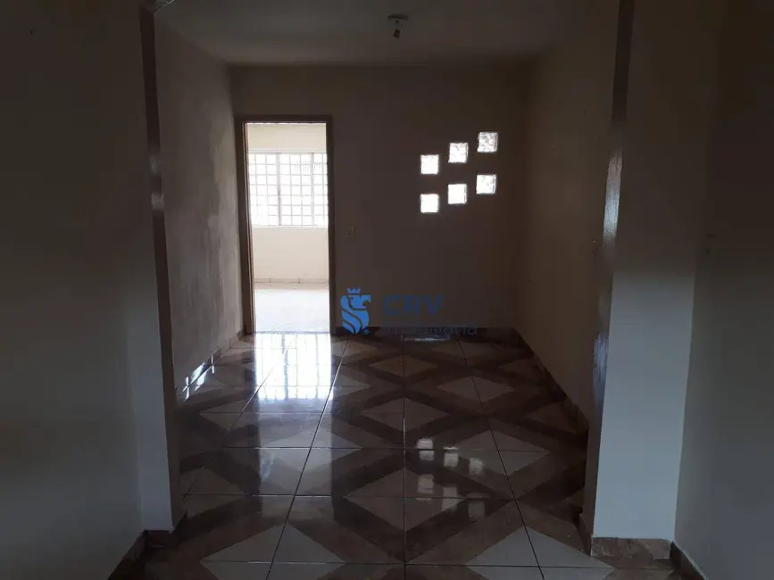 Casa com 2 quartos à venda, 250m2 em Conjunto Café, Londrina - PR - imagem 4 Foto 4 de Casa com 2 quartos à venda, 250m2 em Conjunto Café, Londrina - PR