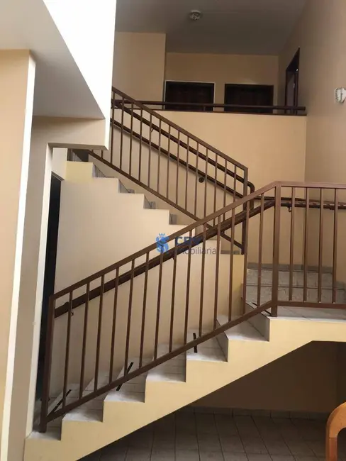 Sobrado à venda, 870m2 em Centro, Londrina - PR - imagem 7 Foto 7 de Sobrado à venda, 870m2 em Centro, Londrina - PR