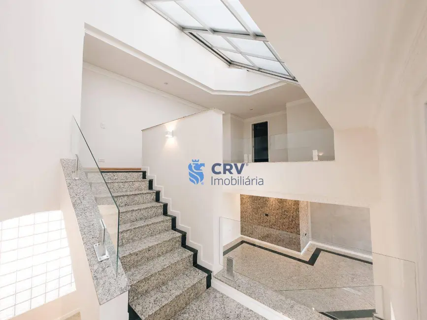 Casa com 5 quartos à venda, 440m2 em Iguaçu, Londrina - PR - imagem 9 Foto 9 de Casa com 5 quartos à venda, 440m2 em Iguaçu, Londrina - PR