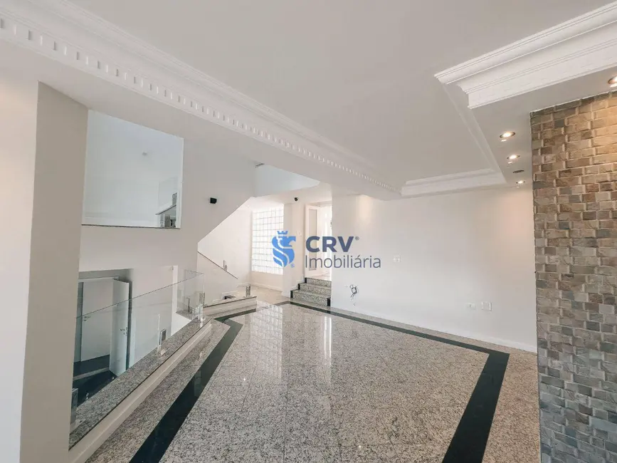Casa com 5 quartos à venda, 440m2 em Iguaçu, Londrina - PR - imagem 7 Foto 7 de Casa com 5 quartos à venda, 440m2 em Iguaçu, Londrina - PR