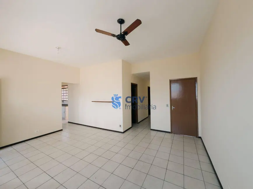 Casa com 3 quartos à venda, 270m2 em Santiago, Londrina - PR - imagem 7 Foto 7 de Casa com 3 quartos à venda, 270m2 em Santiago, Londrina - PR