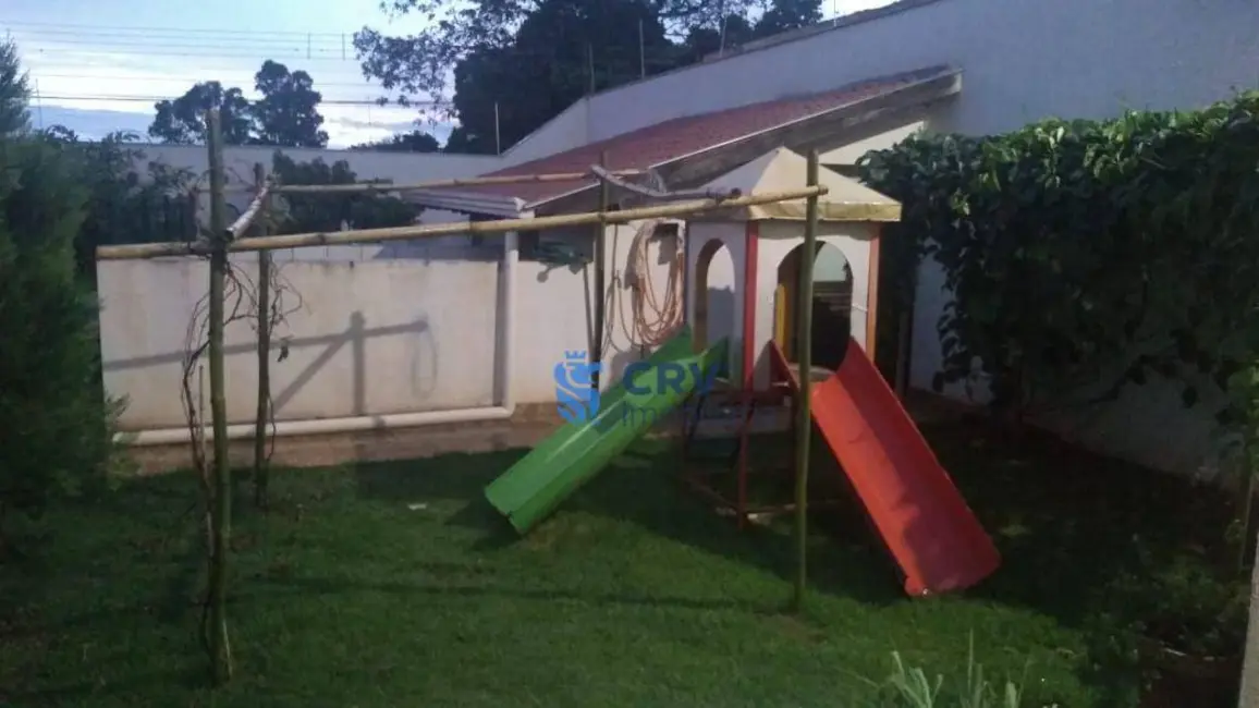 Casa com 3 quartos à venda, 500m2 em Tucano, Londrina - PR - imagem 8 Foto 8 de Casa com 3 quartos à venda, 500m2 em Tucano, Londrina - PR