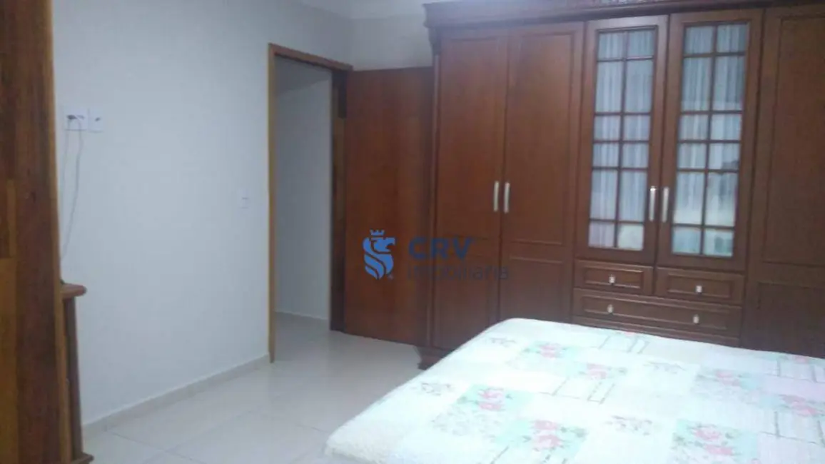 Casa com 3 quartos à venda, 500m2 em Tucano, Londrina - PR - imagem 4 Foto 4 de Casa com 3 quartos à venda, 500m2 em Tucano, Londrina - PR